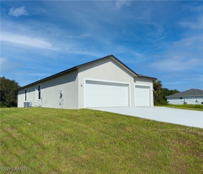 Building Photo - 3022 Mockingbird Rd