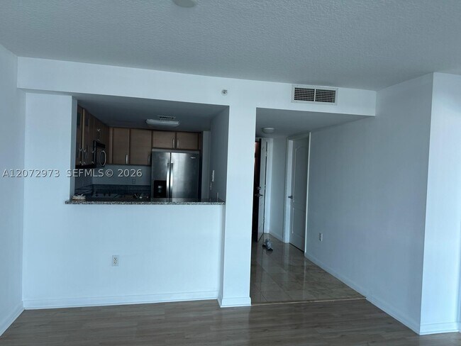 Building Photo - 2101 Brickell Ave