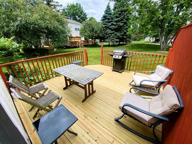 Building Photo - 8033 Colonial Ln