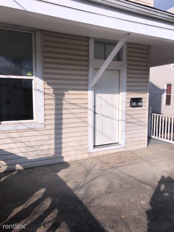 Building Photo - 4 br, 1.5 bath House - 1037 Winfield Ave