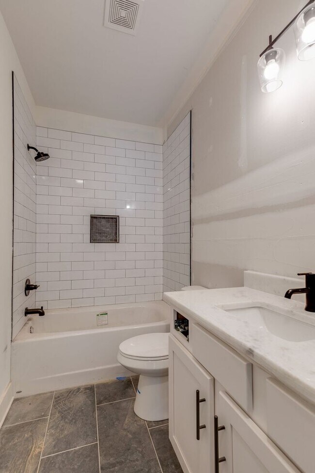 Foto del edificio - Modern Nations Home | 2 Bed, 2 Bath | 900 ...