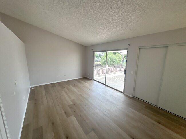 Building Photo - 16259 Parkside Ln