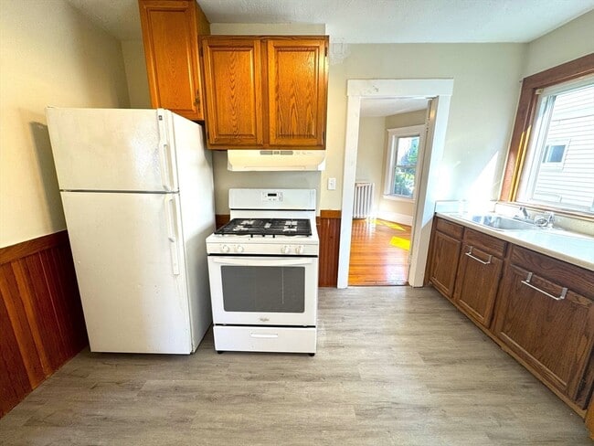 Foto del edificio - 20 Hunnewell Ave