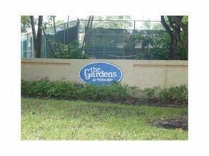 Building Photo - 512 Gardens Dr