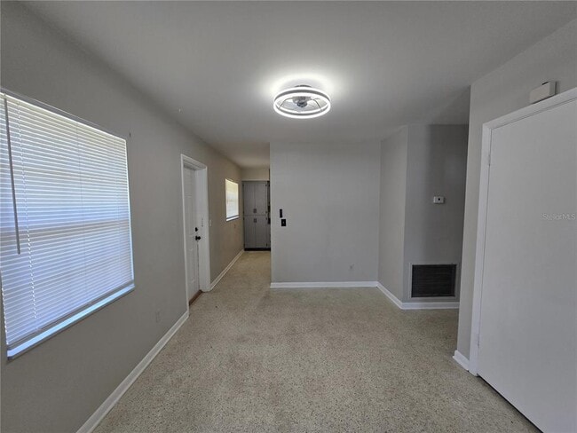 Building Photo - 215 Clemons Rd