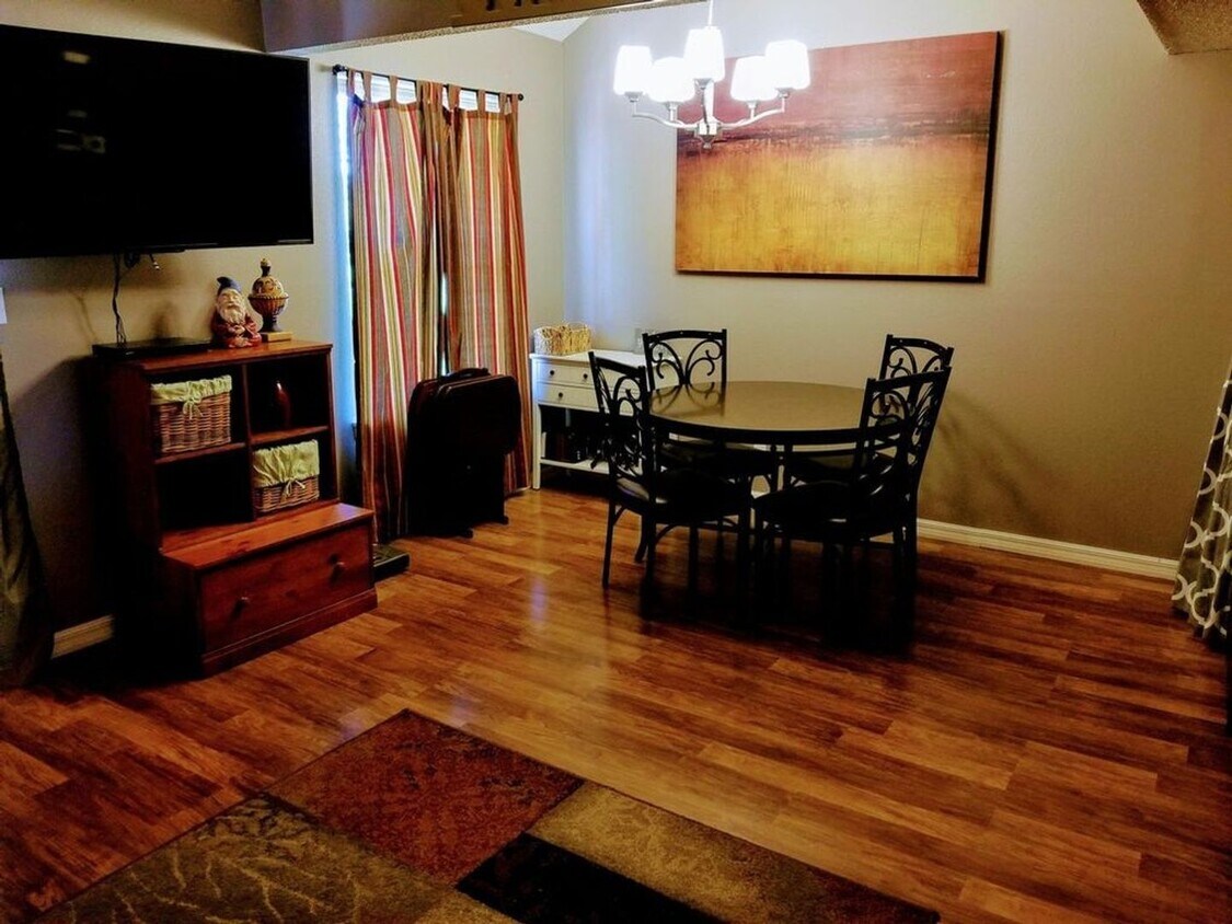 Foto principal - Recently Renovated Furnished 2 Bedroom 2 Bath Apartment in Branson MO