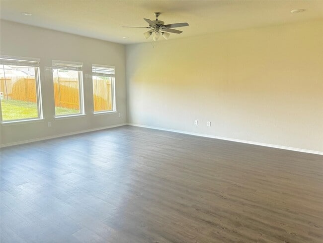 Building Photo - 21214 Mem Vis Dr