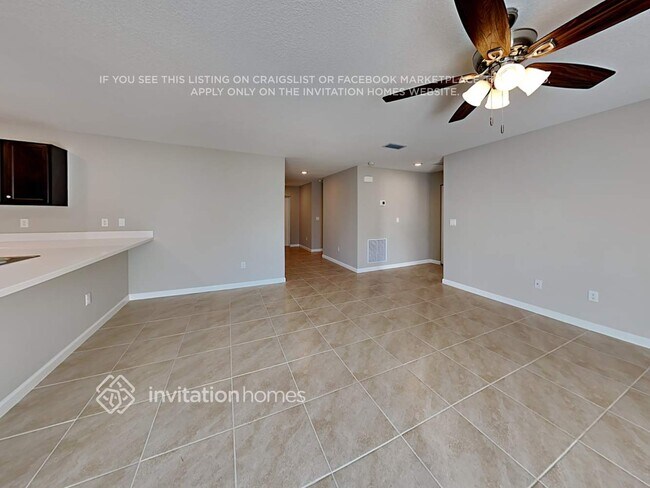 Building Photo - 792 SW Babbit Dr