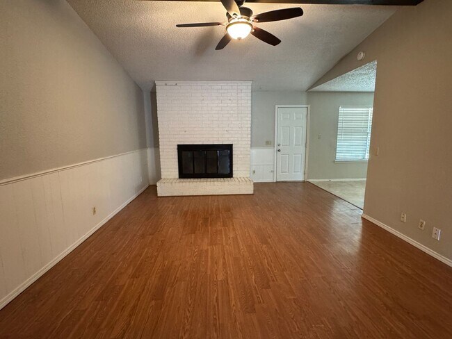 Building Photo - Broken Arrow - 3 bedroom 2 bath!!