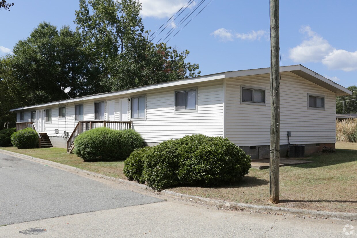 Primary Photo - 4411 1st Ave