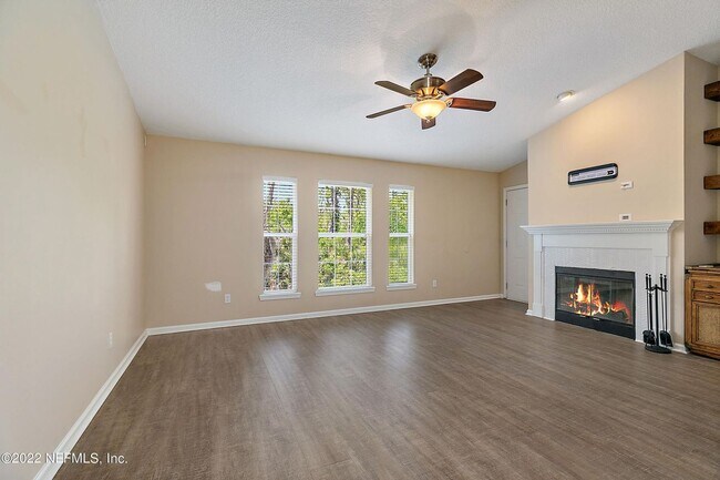Foto del edificio - Great Jax Beach Location!