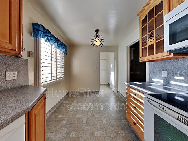 Foto del edificio - 2220 22nd Ave