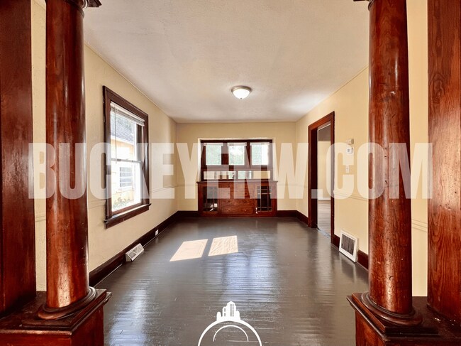 Foto del edificio - 1110 Harding Dr