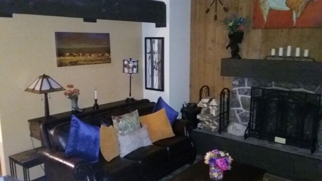 Foto del edificio - 2180 Yellowtail Rd