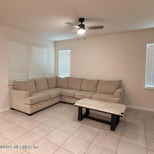 Building Photo - 2977 Alpin Dr