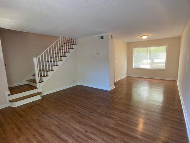 Foto del edificio - 1630 Valley Ave