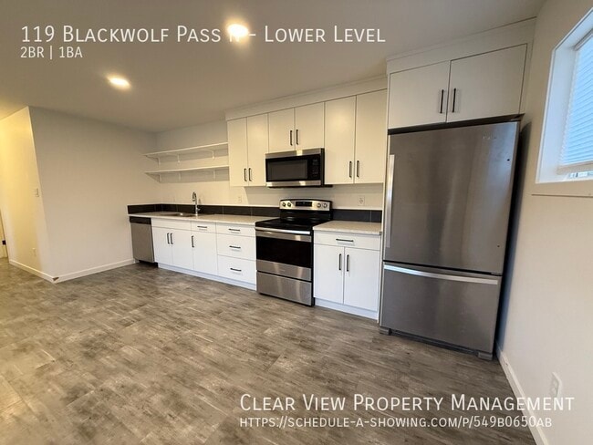 Photo du bâtiment - ? 2-Bedroom Independent Basement Suite