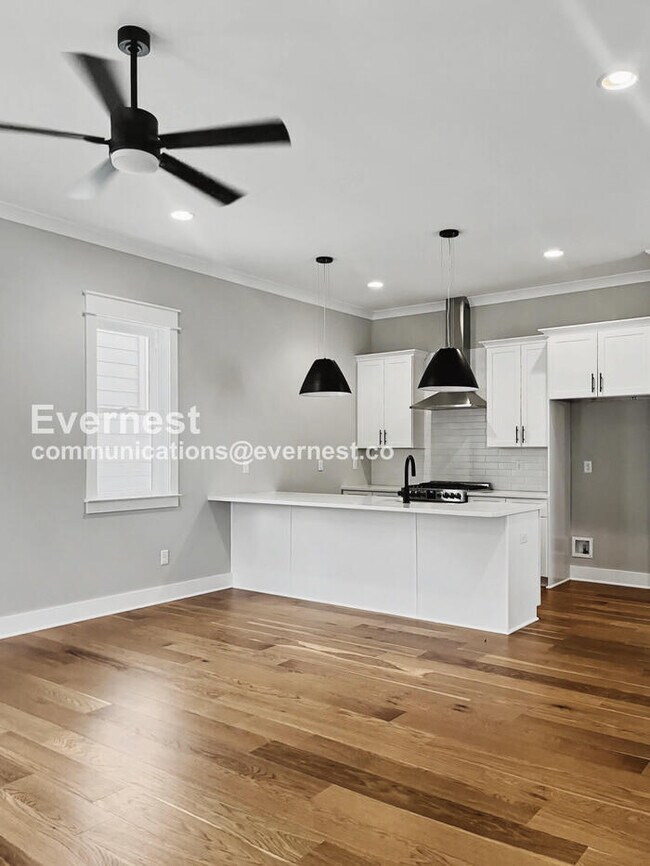 Foto del edificio - 121 Lucile St