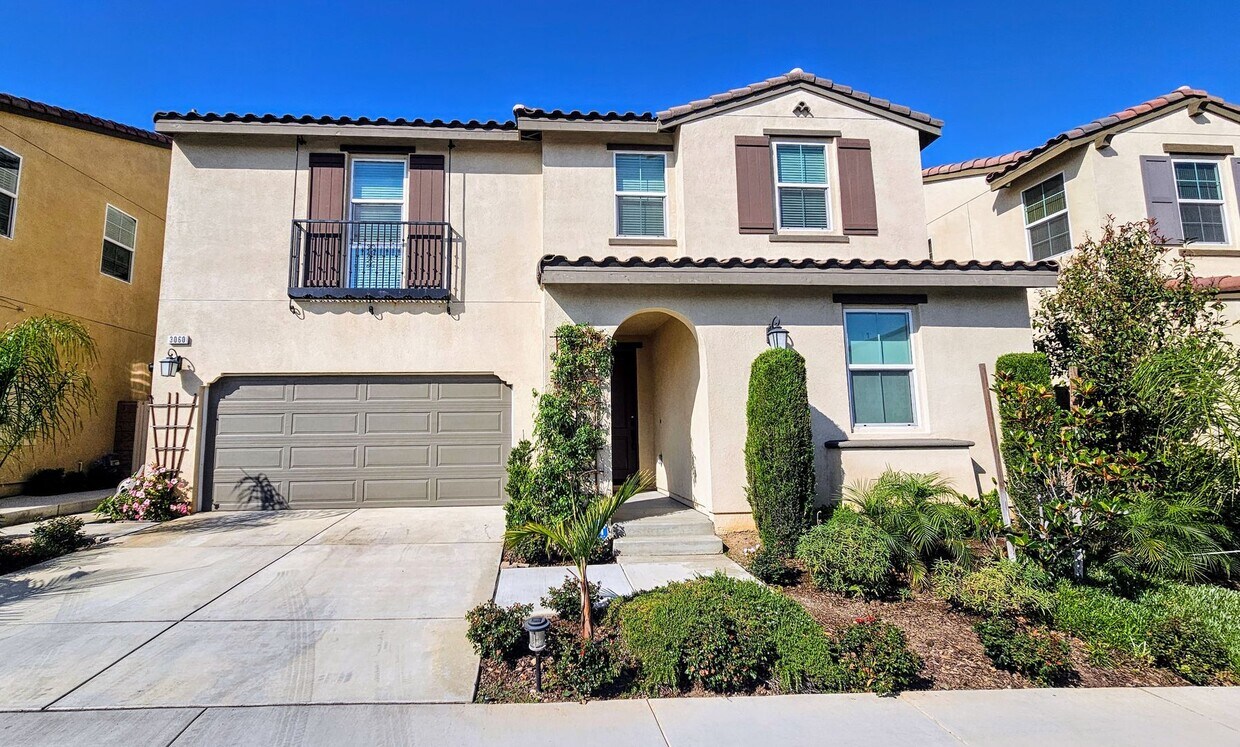Primary Photo - 3060 VIA SEGOVIA CORONA 92881 (5 BED / 4 B...