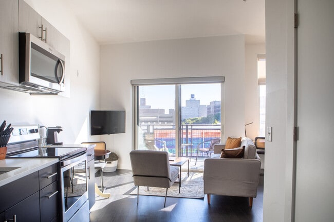 Building Photo - 550 W Juneau Ave