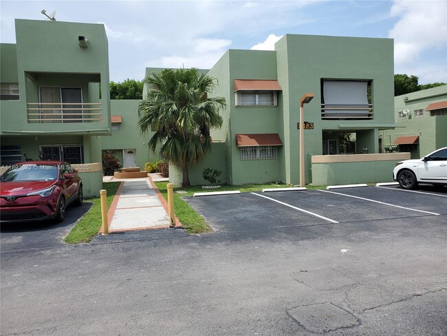 Foto del edificio - 11183 NW 7th St