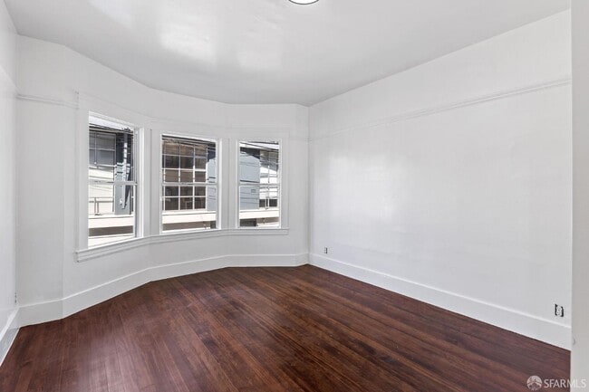 Building Photo - 318 Harriet St