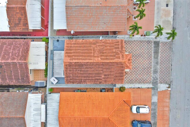 Building Photo - 2485 W 71st Pl
