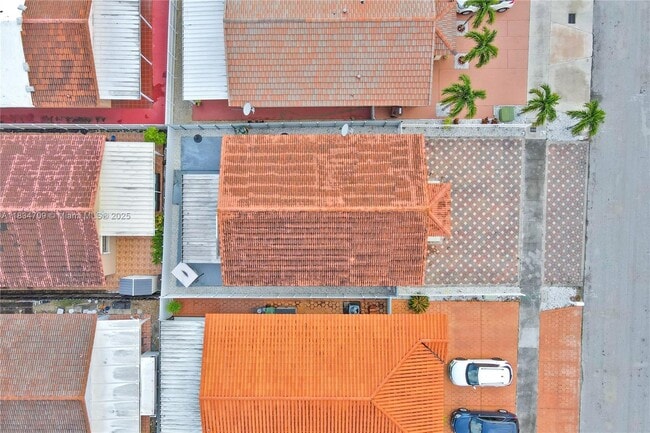 Foto del edificio - 2485 W 71st Pl