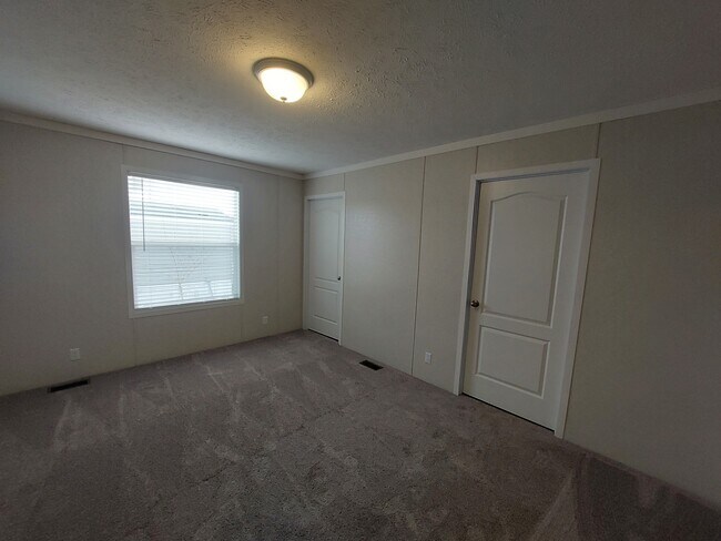 Building Photo - 107 Delta Dawn Dr