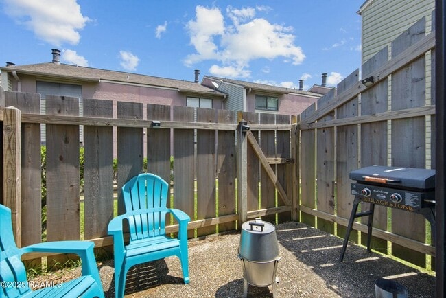 Building Photo - 110 W Bayou Pkwy