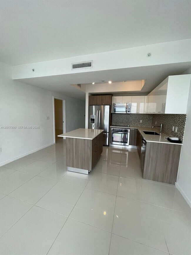 Foto del edificio - 5300 Paseo Blvd