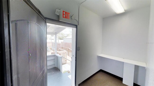 Building Photo - 3441 W Kennedy Blvd