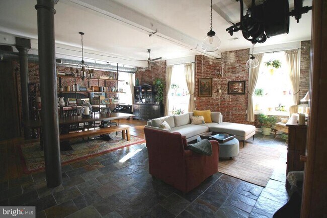 Foto del edificio - 828 N Hancock St