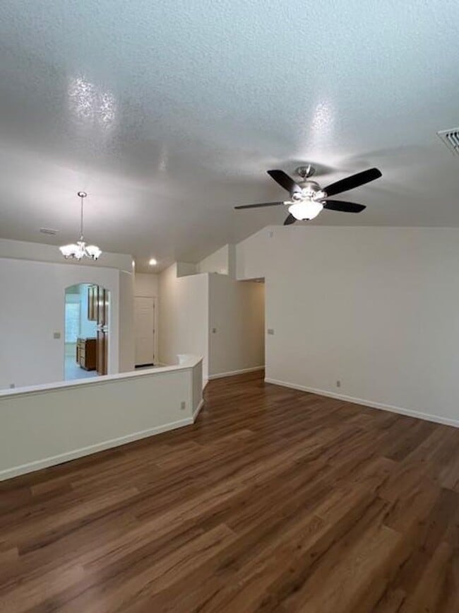 Building Photo - BEAUTIFUL HOME WITH POOL IN ROSEVILLE!