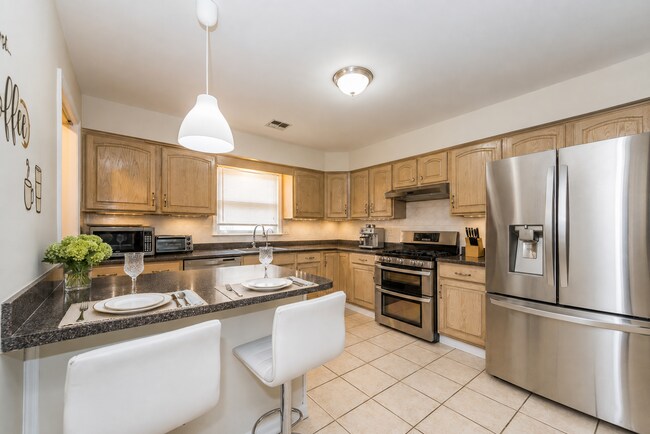 Cocina - 117 Brill St