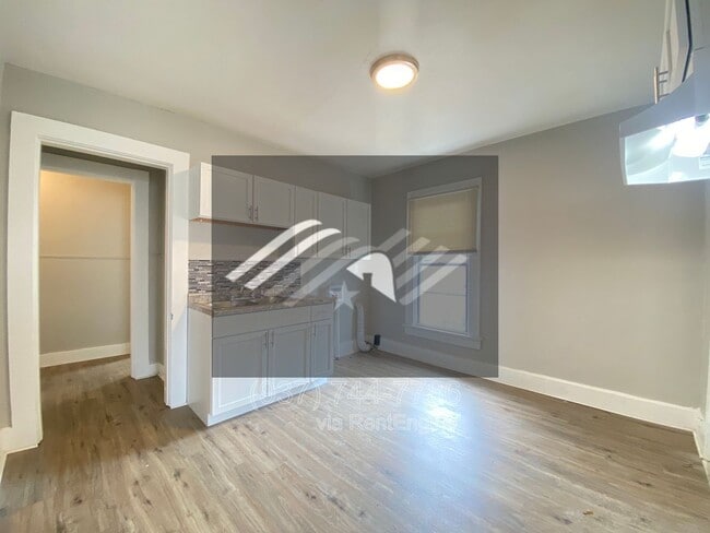 Foto del edificio - 323 Harrison St