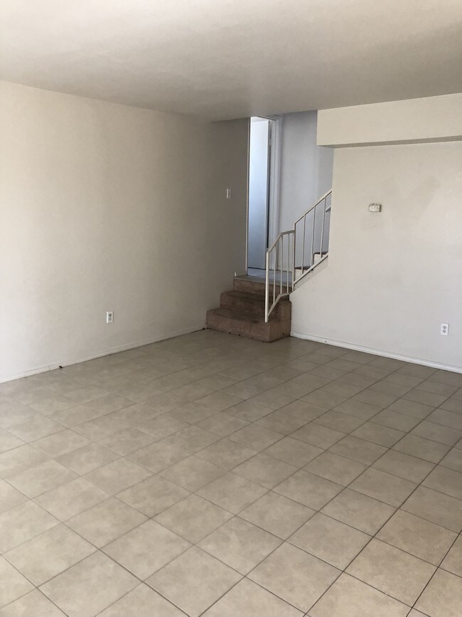 2300 Gosford Rd, Bakersfield, CA 93309 Townhome Rentals in Bakersfield CA