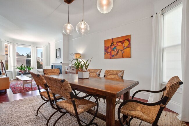 Building Photo - Brilliant Furnished 2 BR W/ Office in Nob ...