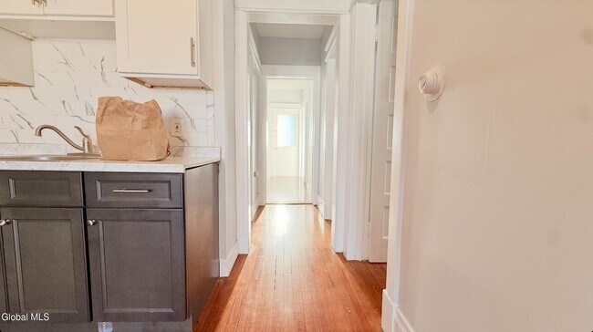 Foto del edificio - 554 Washington Ave