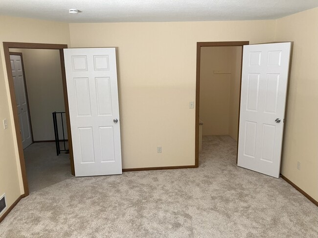 Main bedroom - 5963 Dellwood Ave