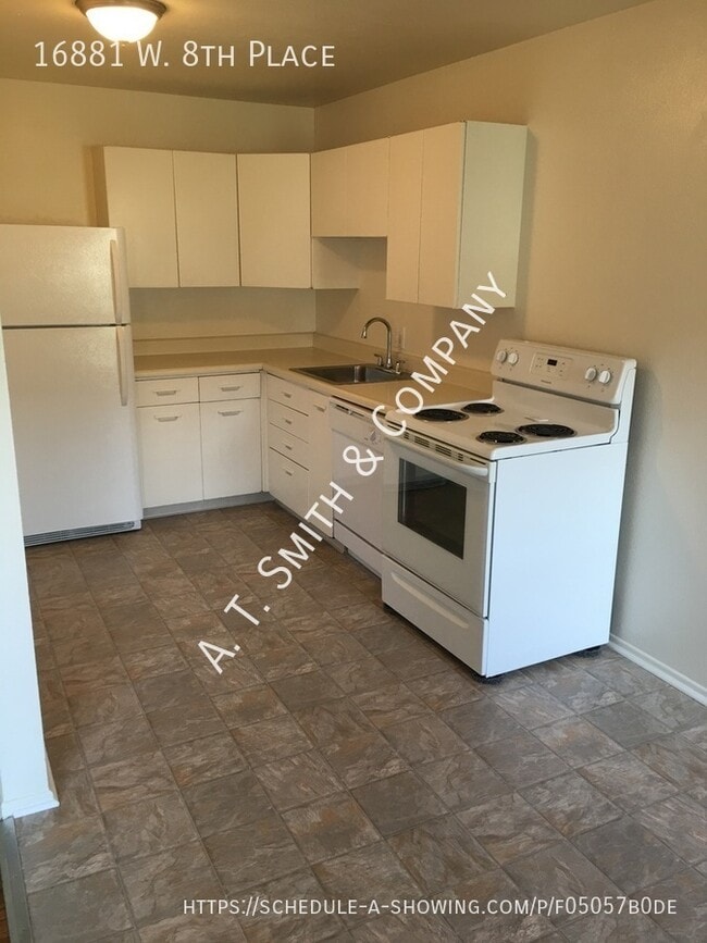 Foto del edificio - 16881 W 8th Pl