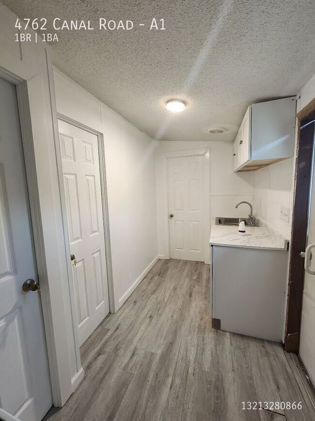 Photo - 4762 Canal Rd Apartment