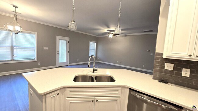 Foto del edificio - 205 Laurel Springs Dr