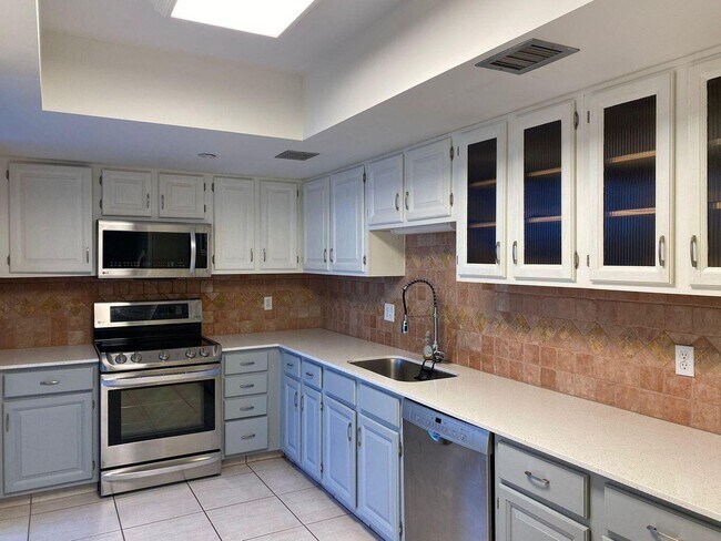 Foto del edificio - 5951 Wellesley Park Dr