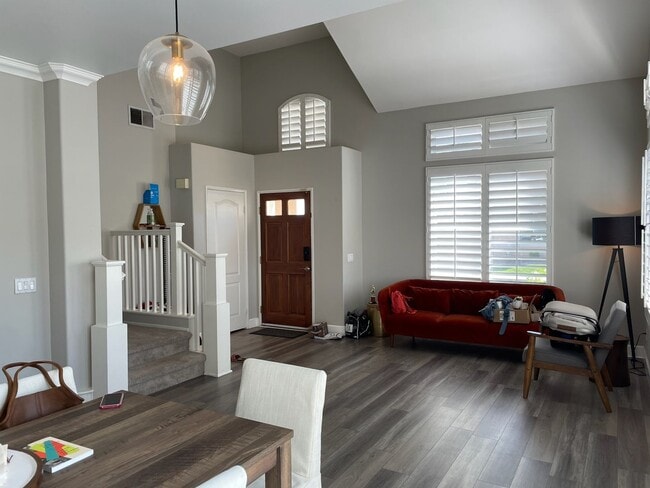 Building Photo - Two Story Brea Home in Desirable Neighborhood