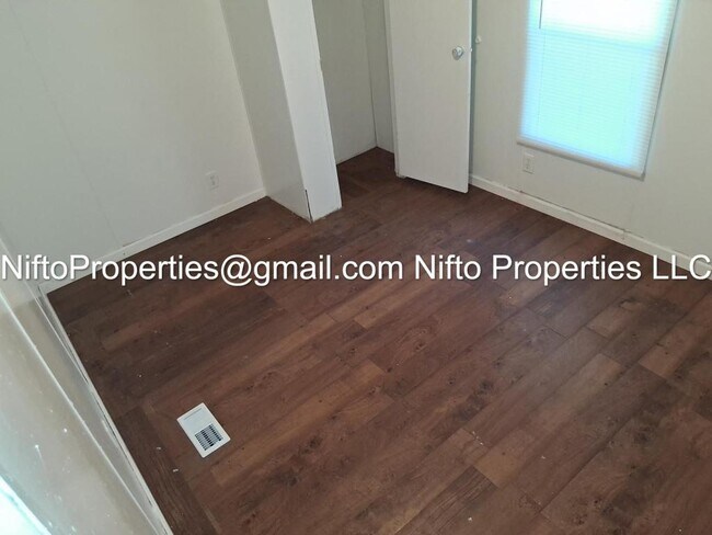 Photo - 5592 Aenon Ln House