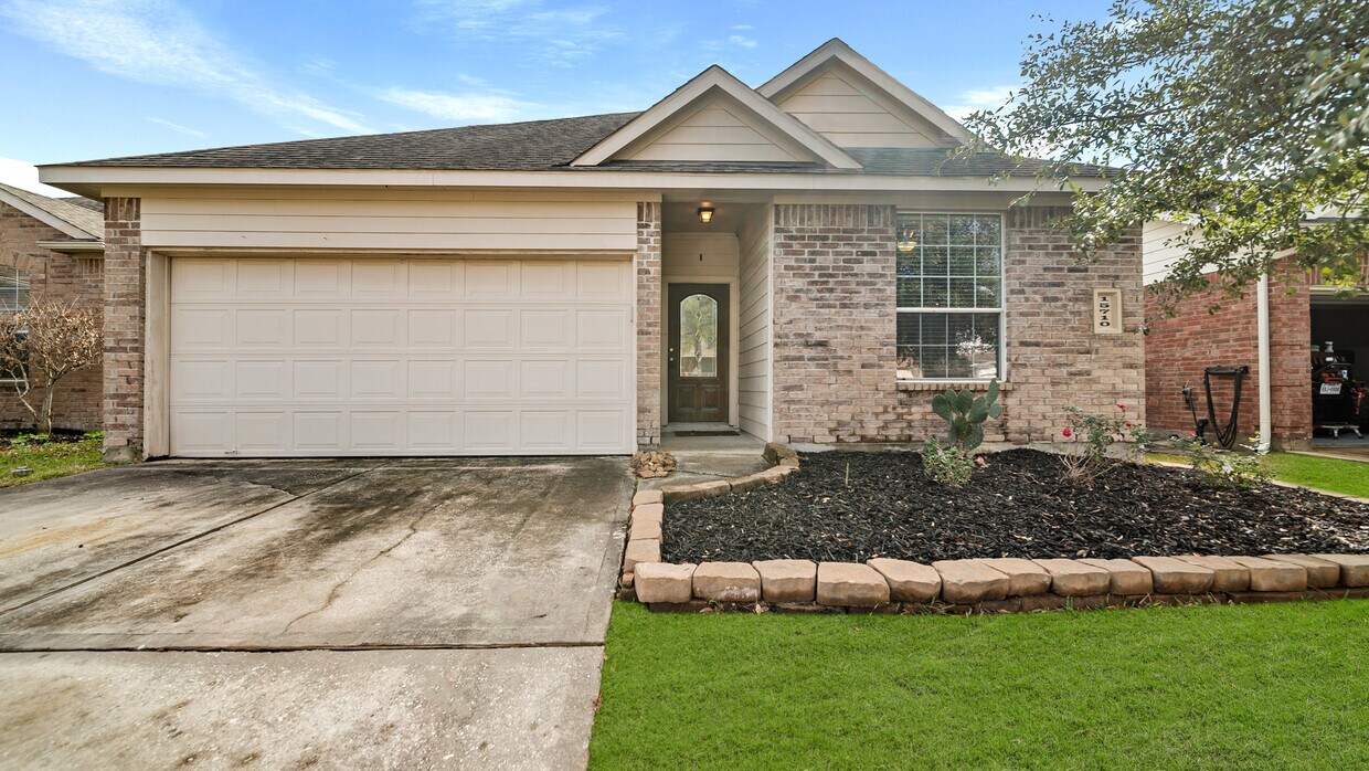 Primary Photo - 15710 Flagstone Walk Way
