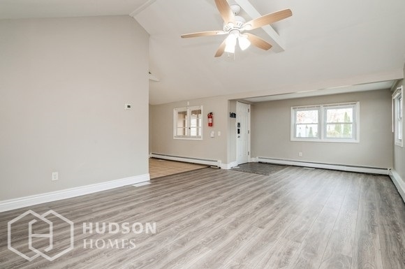 Foto del edificio - 1744 Whitcomb Rd
