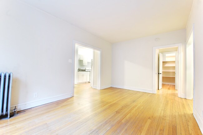 Building Photo - 1337 W Touhy Ave