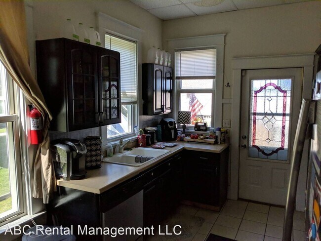 Foto del edificio - 4 br, 2 bath House - 524 Hudson Street